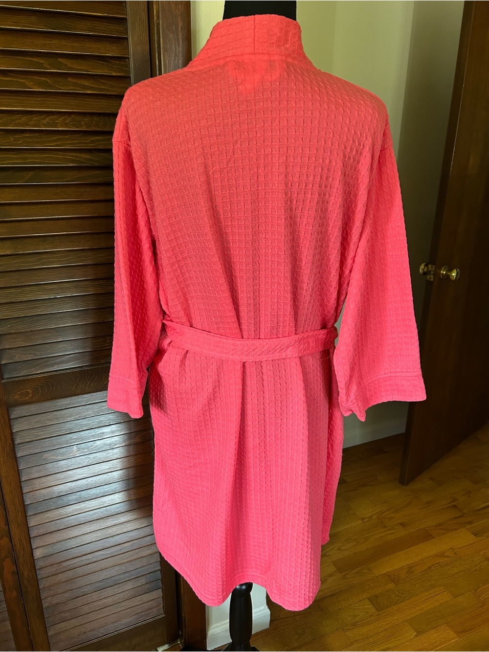 Waffle Knit Women's Robe - Picture 4 of 7